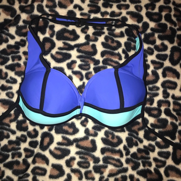 Triangle bathing suit - Picture 3 of 3